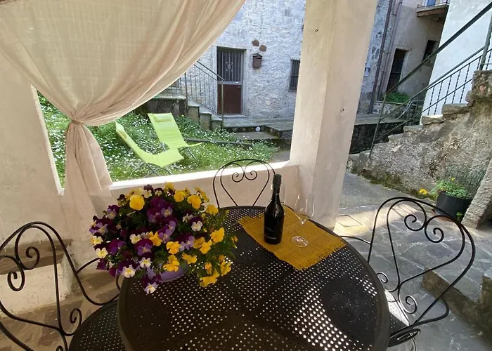 펜션 Delphina's House 레체노