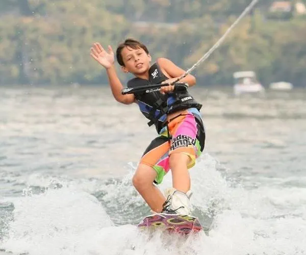 Delphina's House 펜션 레체노